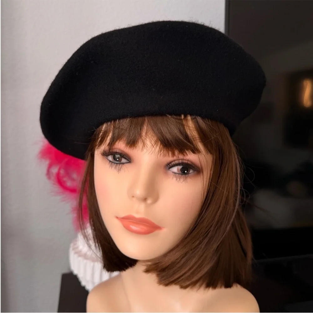 Unisex Classic Black Wool Beret NWT
